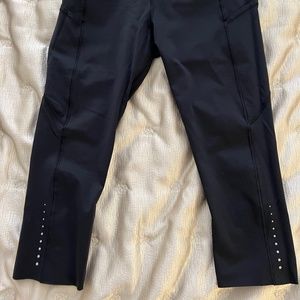 Lululemon high rise crop 21" inseam black leggings size 8